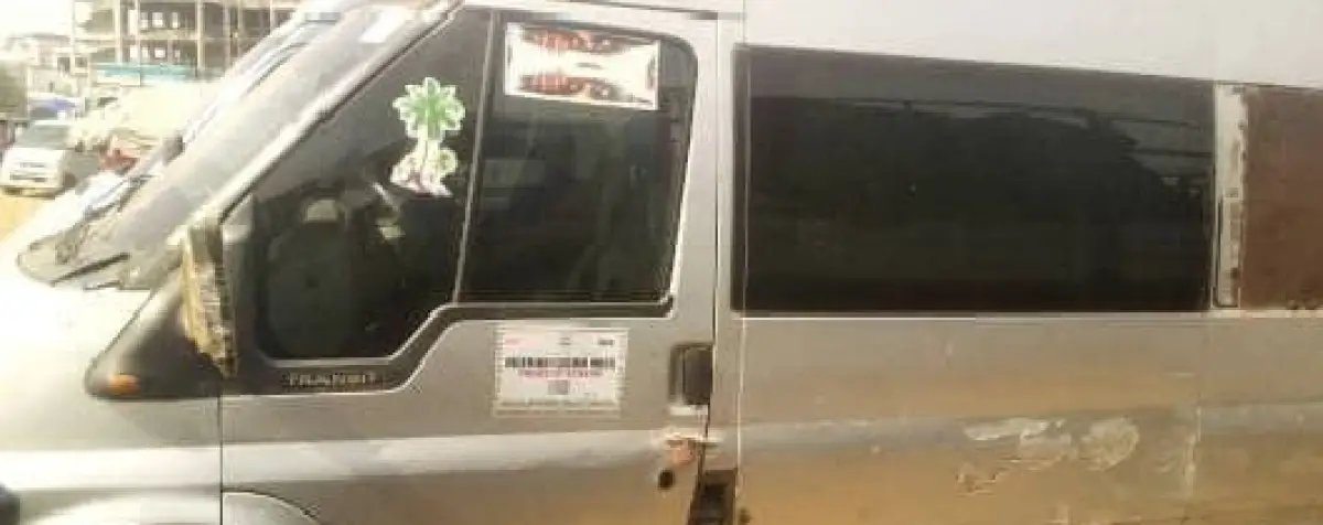 transit bus with Mercedes engine - Image 9