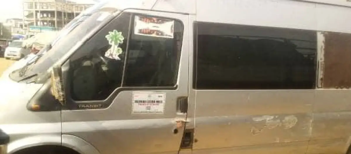 transit bus with Mercedes engine - Image 10