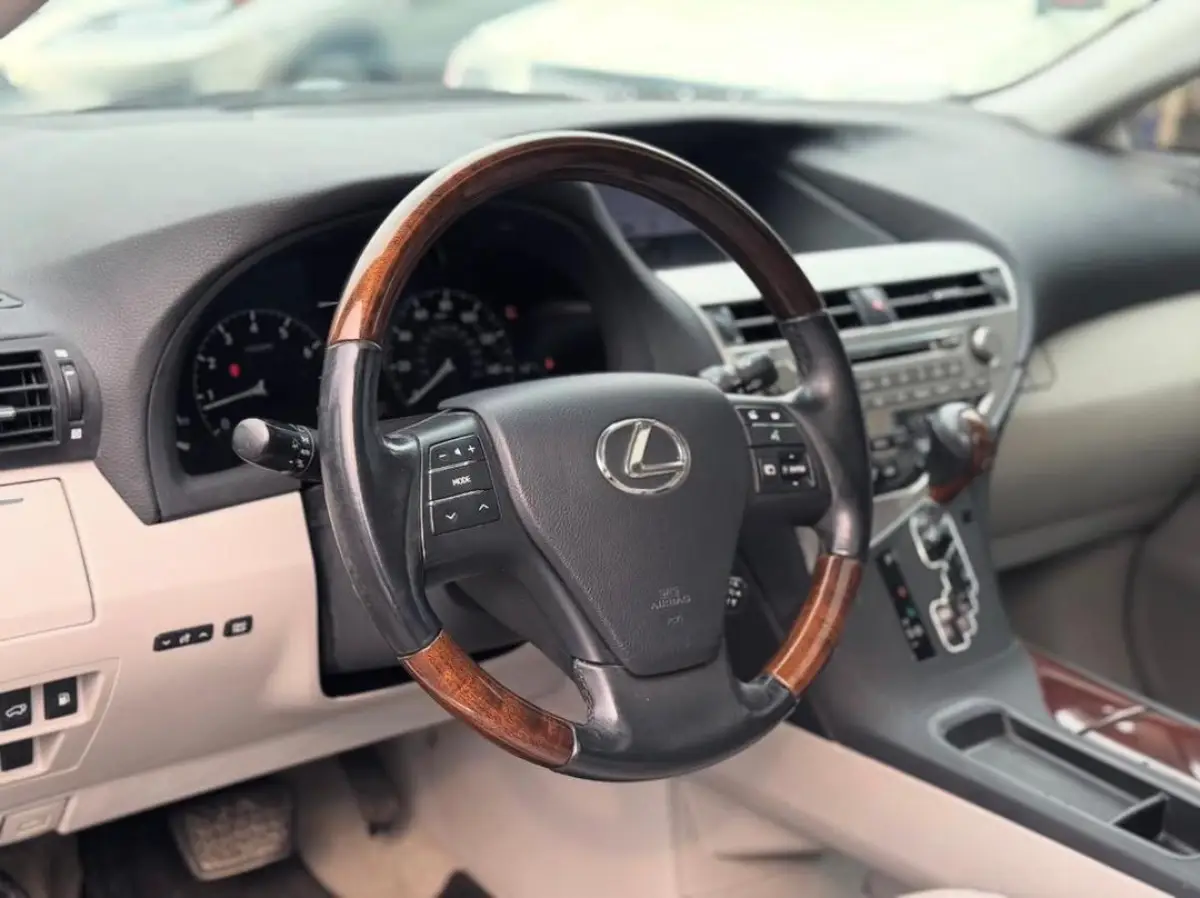 2011 DIRECT TOKUMBO LEXUS RX350 - Image 2