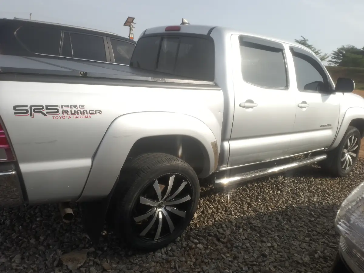 2012 Takoma - Image 2