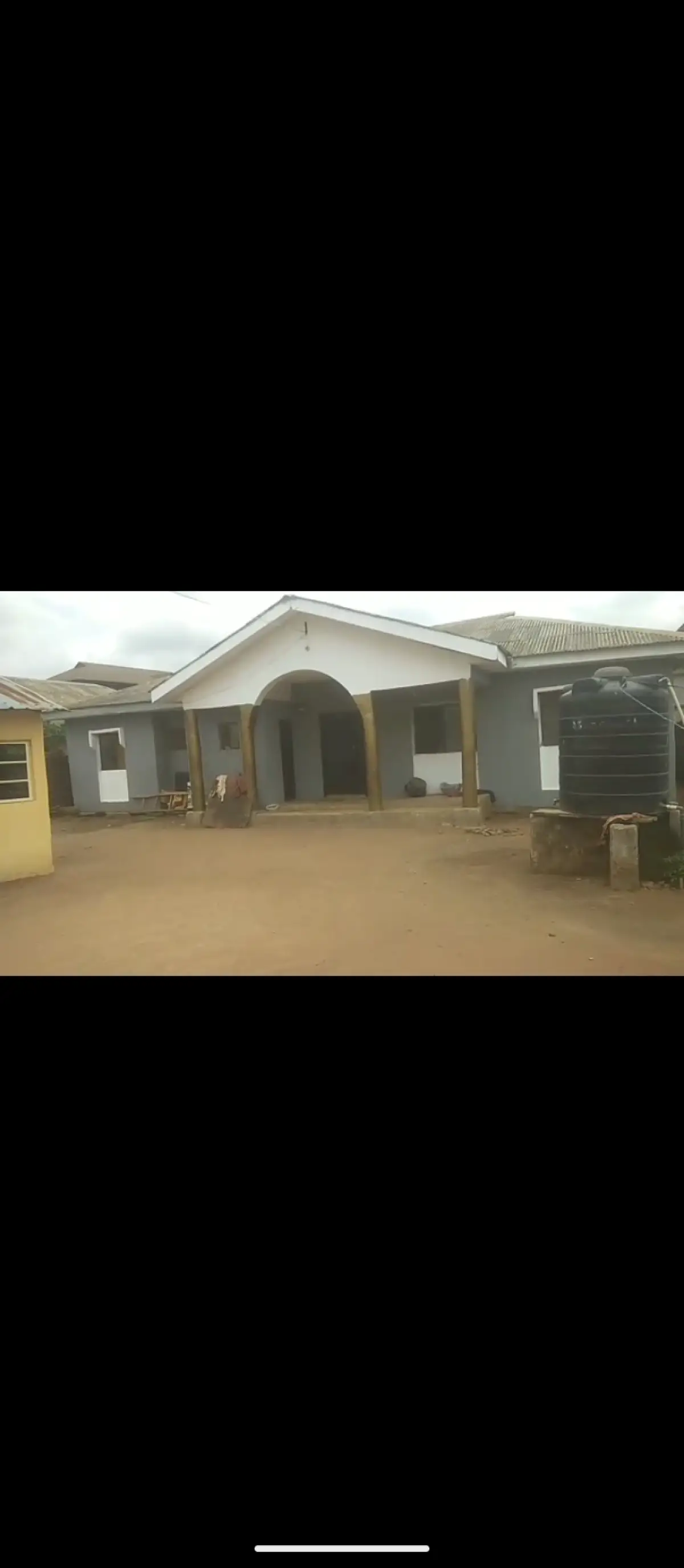 5 Bedroom Bungalow for sale - Image 2