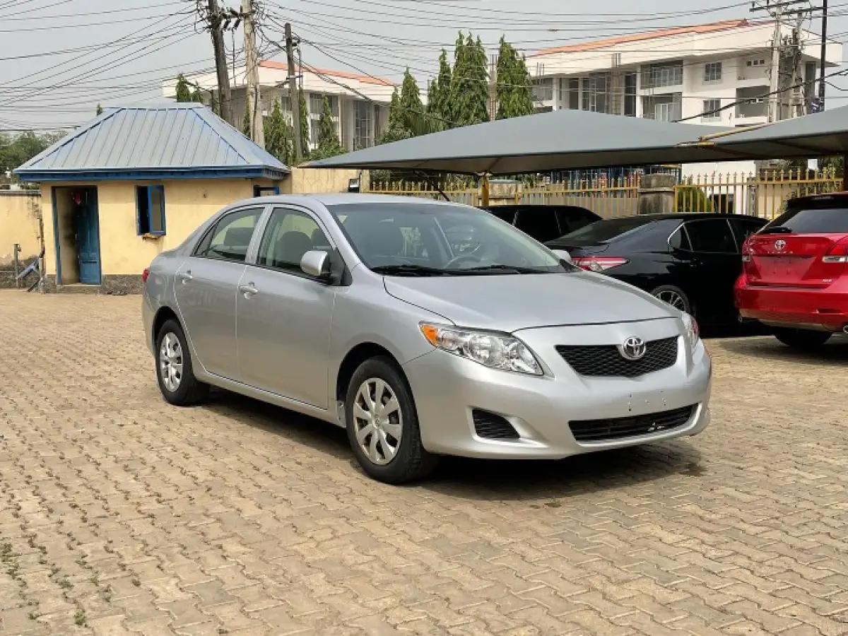 2010 DIRECT TOKUMBO TOYOTA COROLLA - Image 1