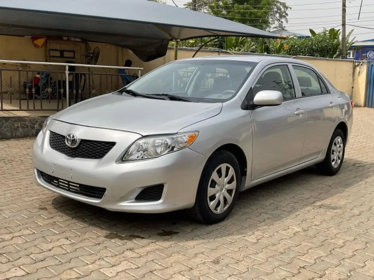 2010 DIRECT TOKUMBO TOYOTA COROLLA - Image 2