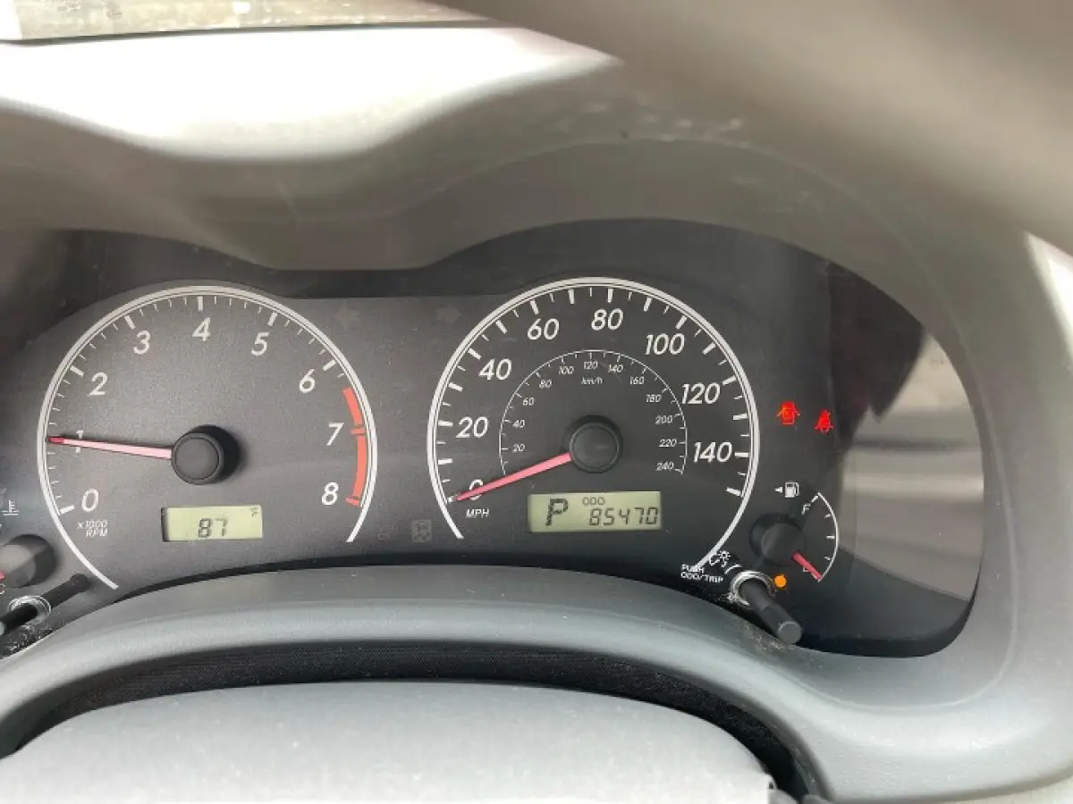 2010 DIRECT TOKUMBO TOYOTA COROLLA - Image 4