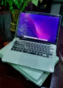 2015 Macbook Pro intel i7 512Gb 16Gb Ram