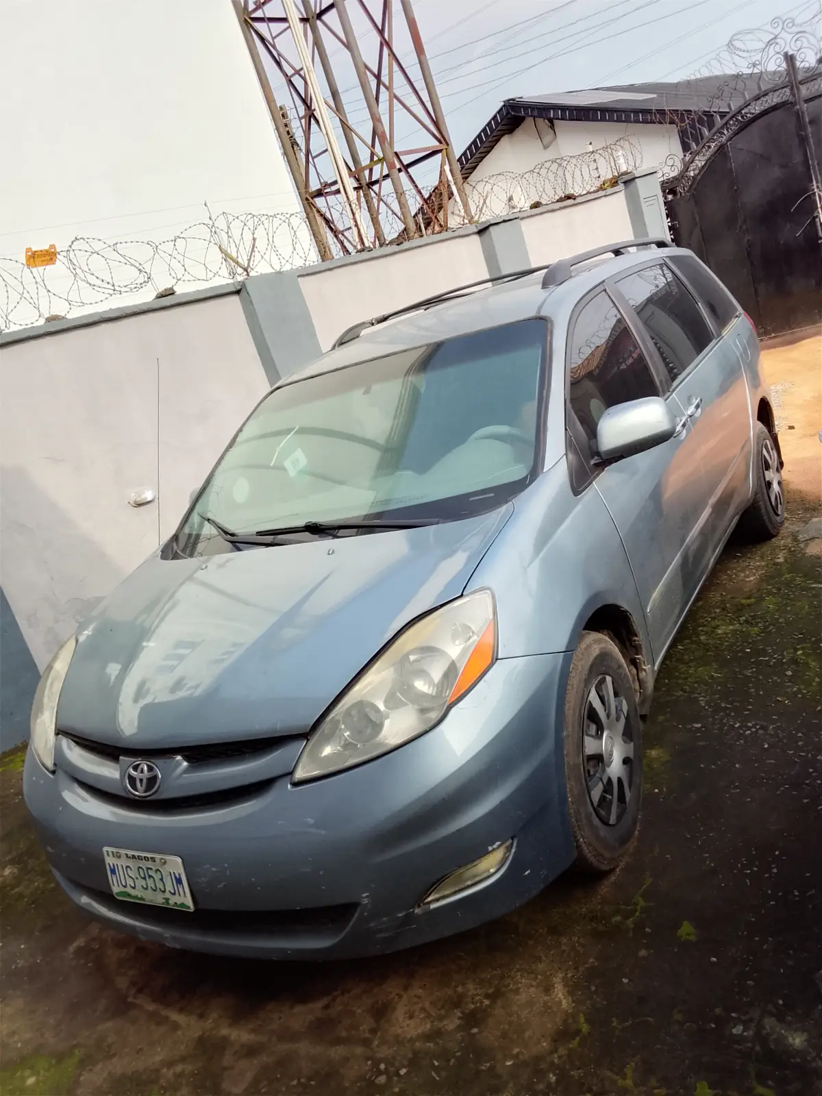 Nigerian Used Toyota Sienna For Sale - Image 1