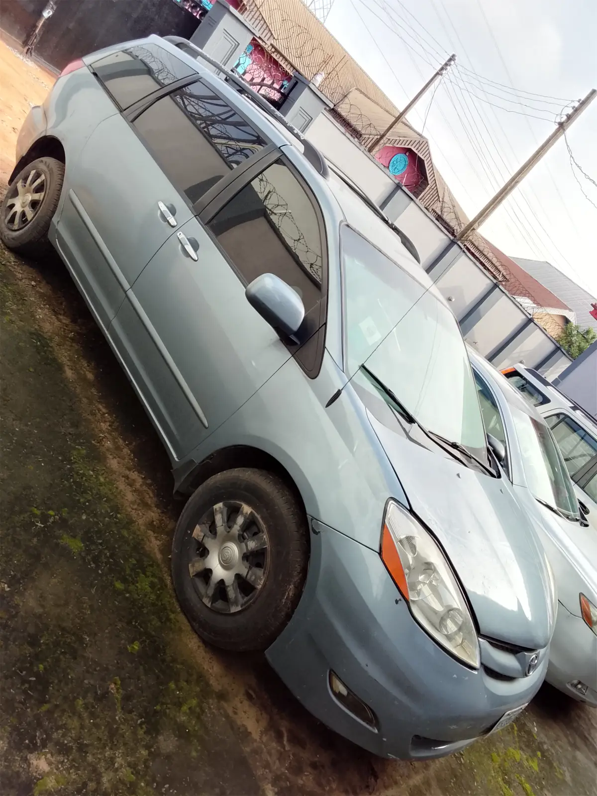 Nigerian Used Toyota Sienna For Sale - Image 3