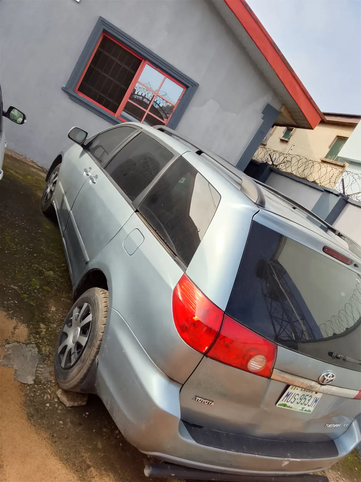 Nigerian Used Toyota Sienna For Sale - Image 5