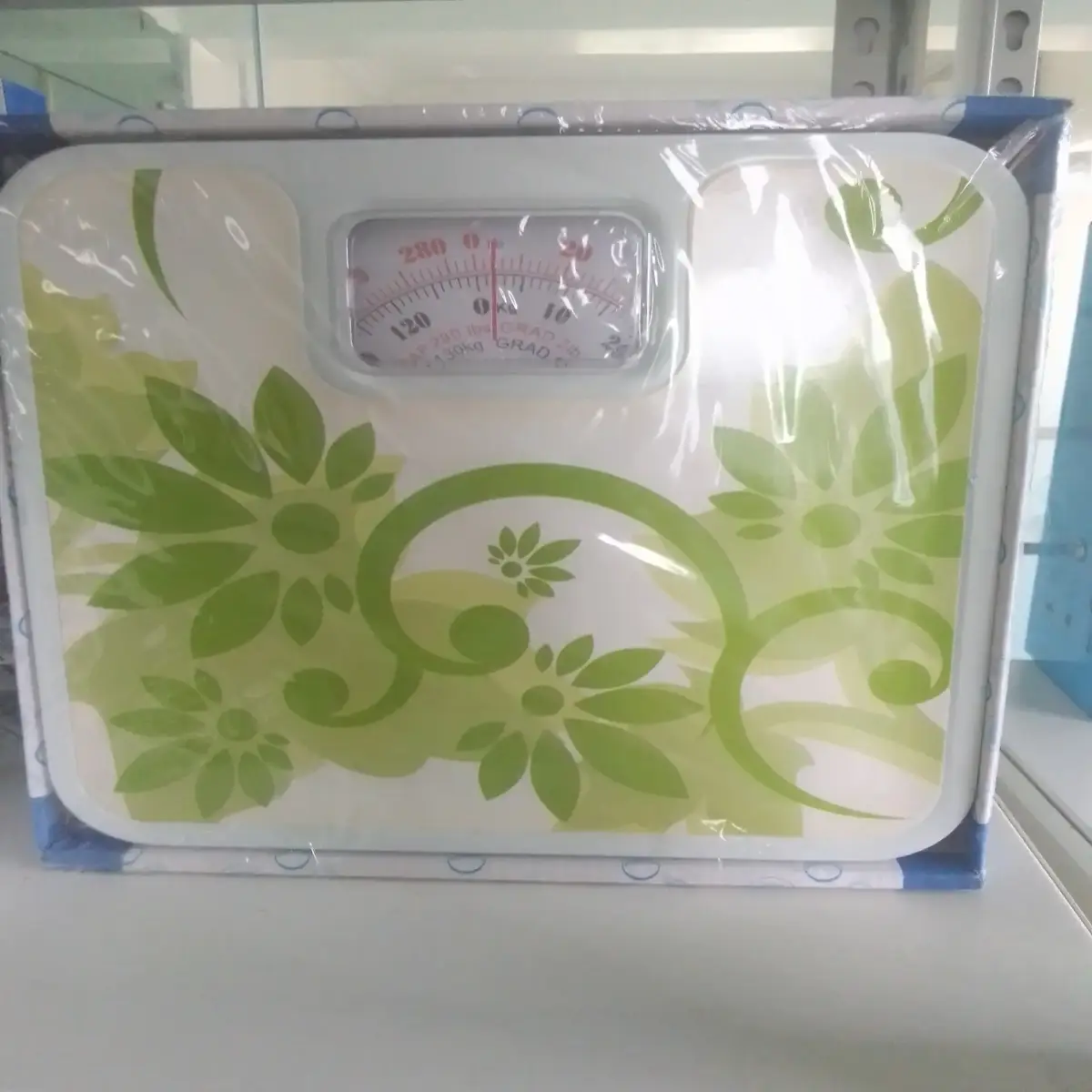 Bathroom scale - Image 1