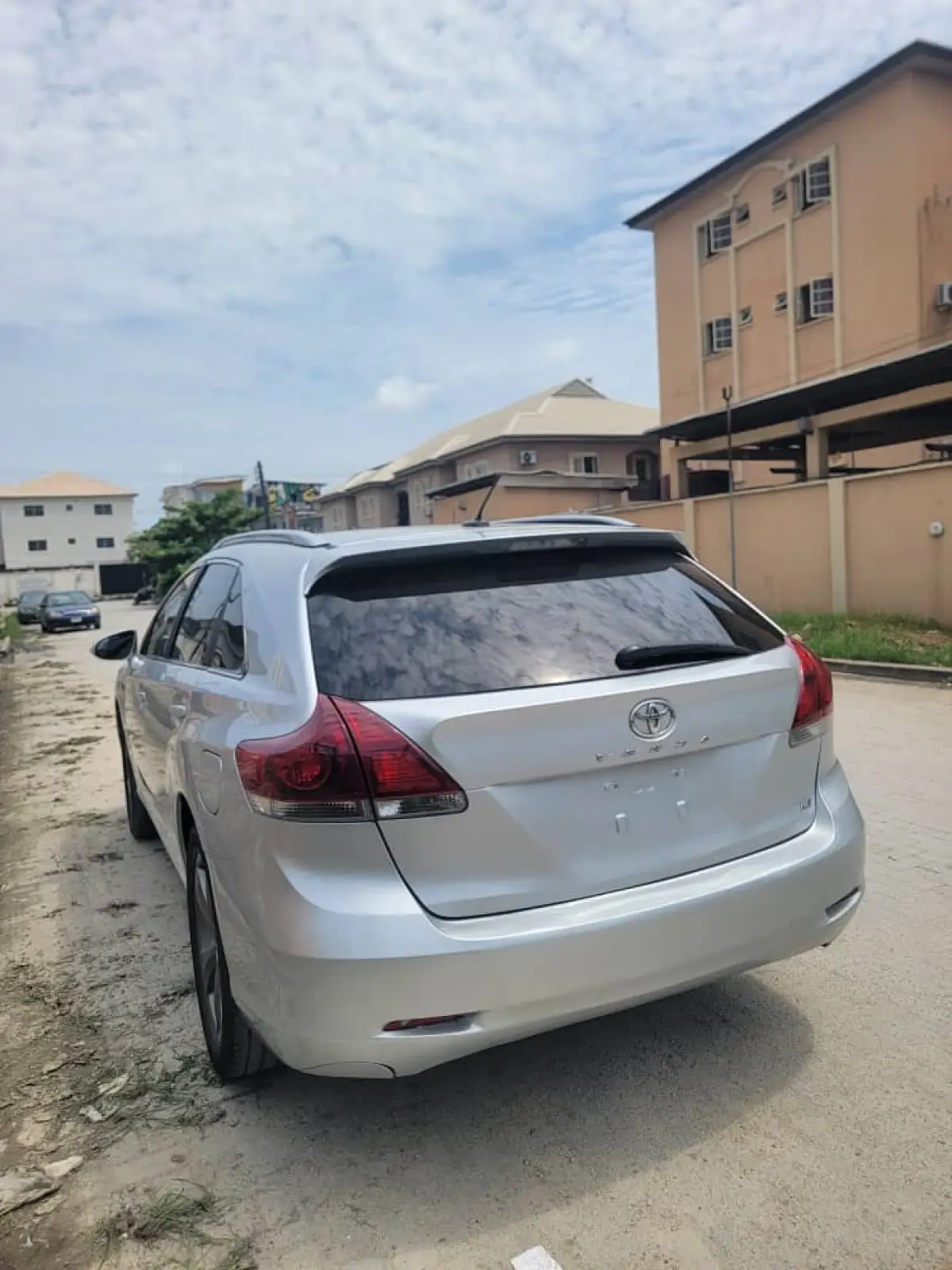2014 Toyota VENZA - Image 2