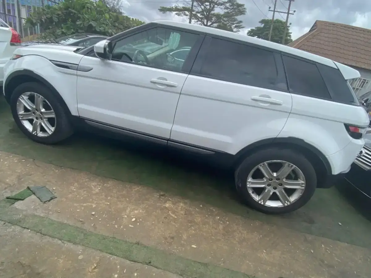 Range Rover - Image 6