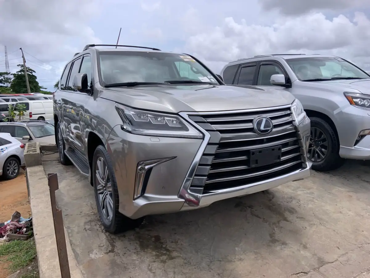 2019 LEXUS LX570 - Image 2