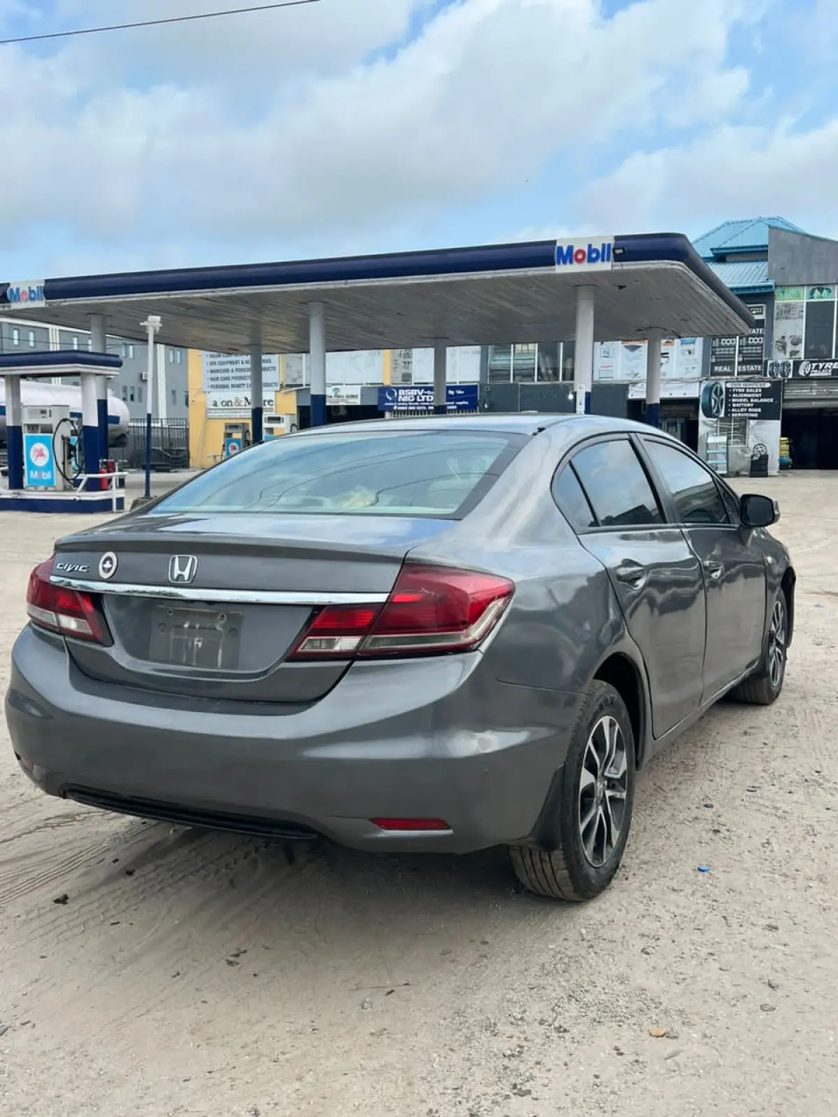 I want to sell my Very good deal Super sharp 2013 Honda civic - Image 6