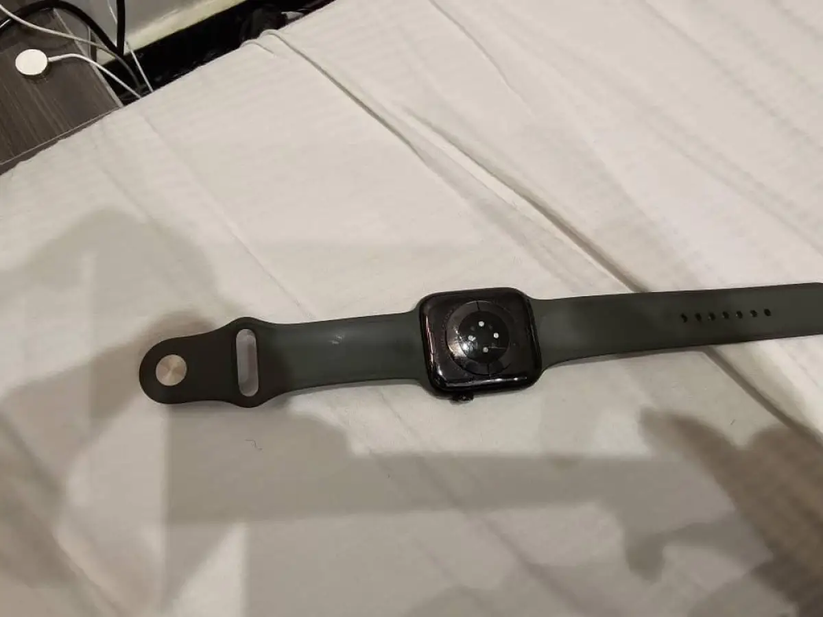 Apple Watch series 8 45mm - Image 4