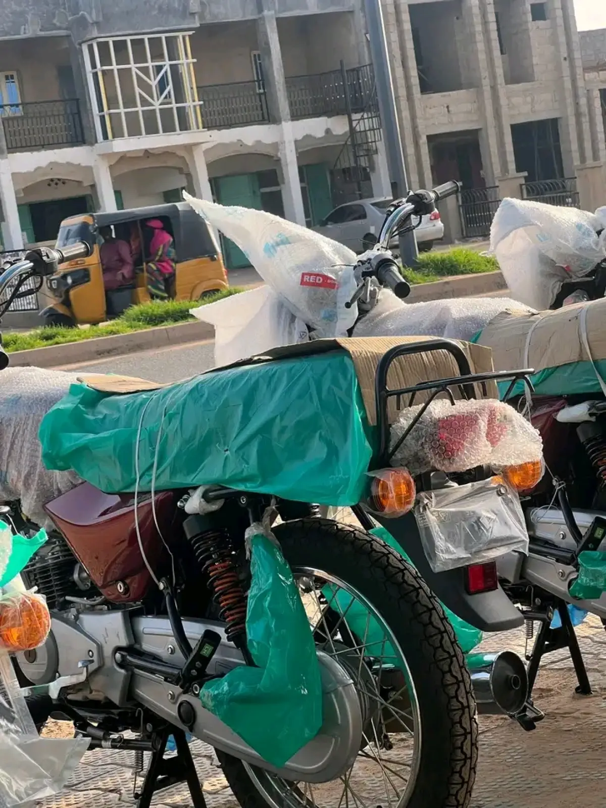 Bajaj Boxer - Image 4