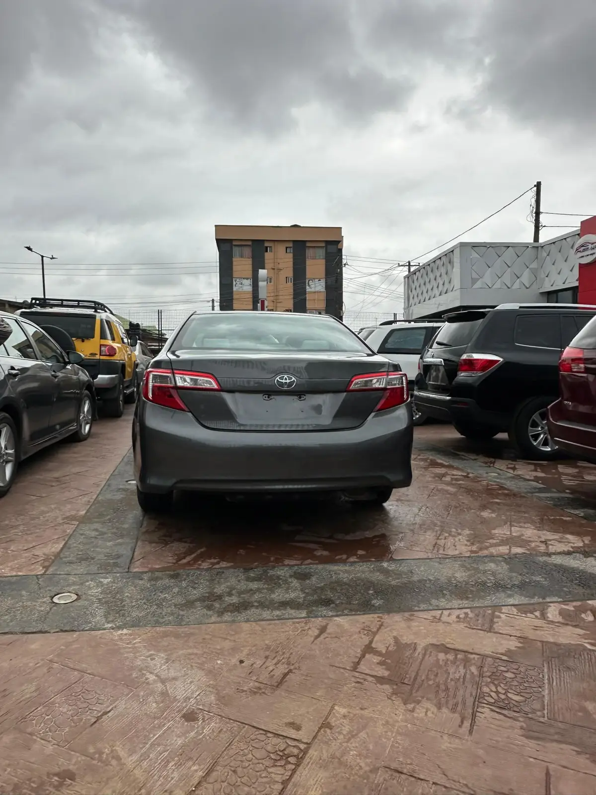 Toyota Camry 2012 - Image 2