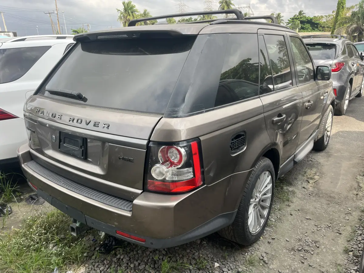 Foreign Used 2013 range rover sports - Image 4