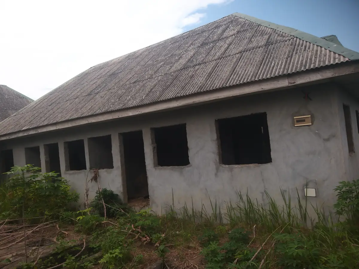 . Unfinished Estate with Endless PotentialMake It Your Own - Image 8