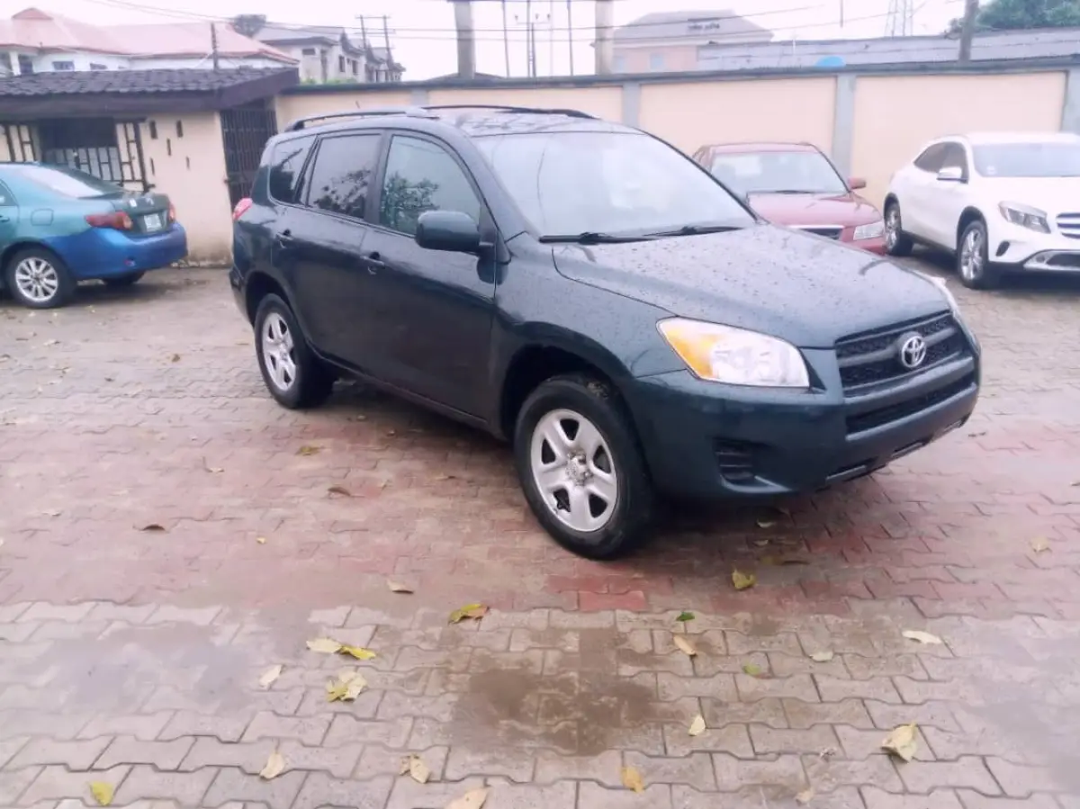 TOKS TOYOTA RAV4 LE 2011 MODEL - Image 2