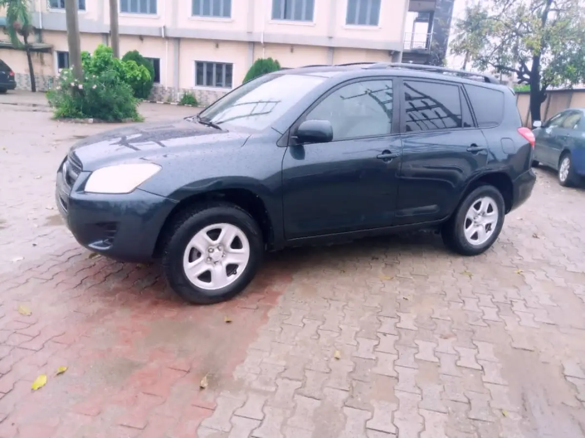 TOKS TOYOTA RAV4 LE 2011 MODEL - Image 3