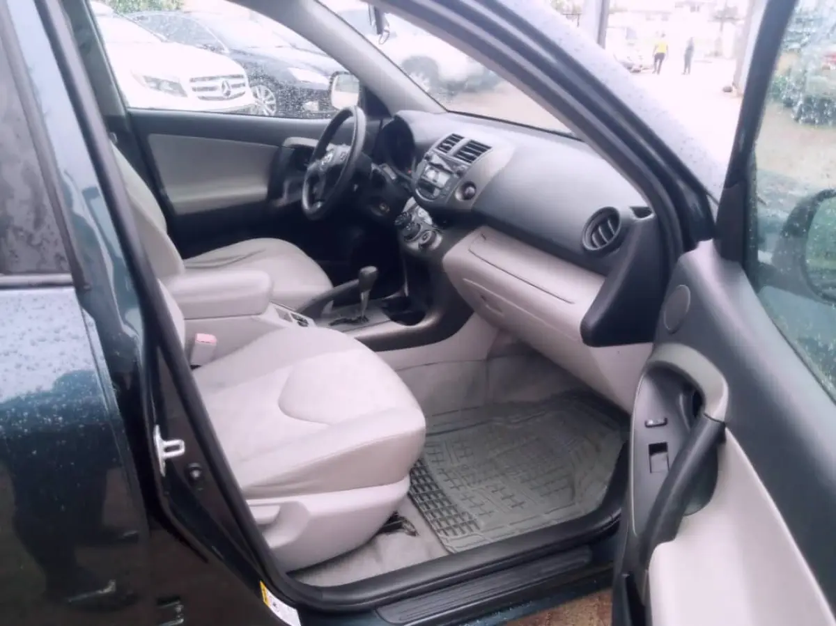 TOKS TOYOTA RAV4 LE 2011 MODEL - Image 5