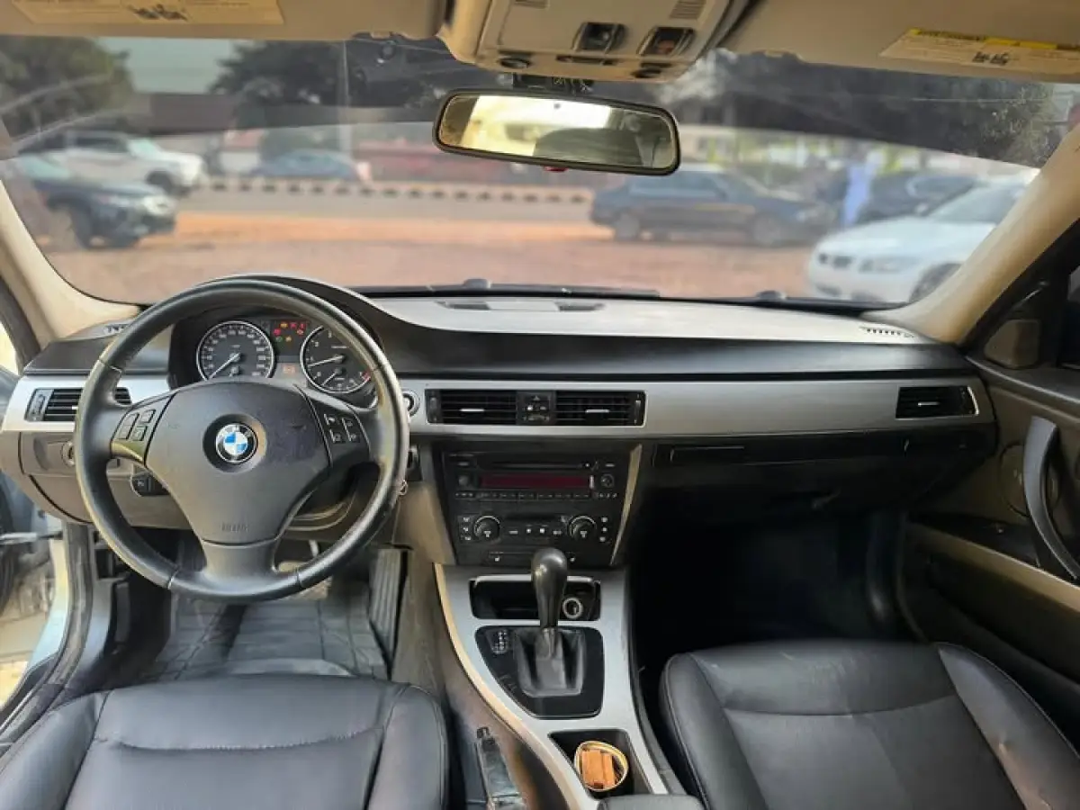 2014 BMW 335i - Image 4