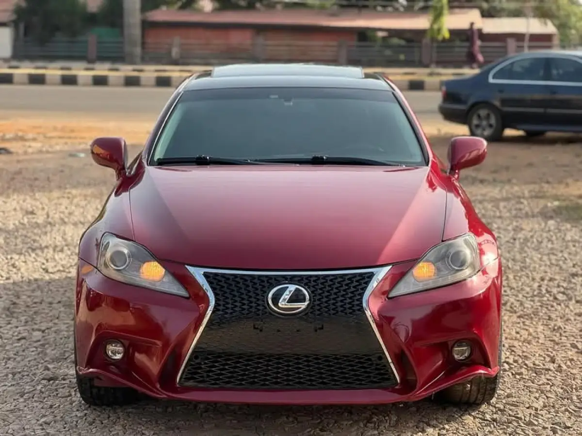Lexus is250 2012 - Image 1