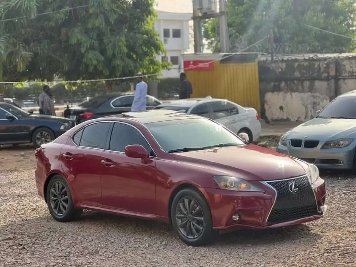 Lexus is250 2012 - Image 3