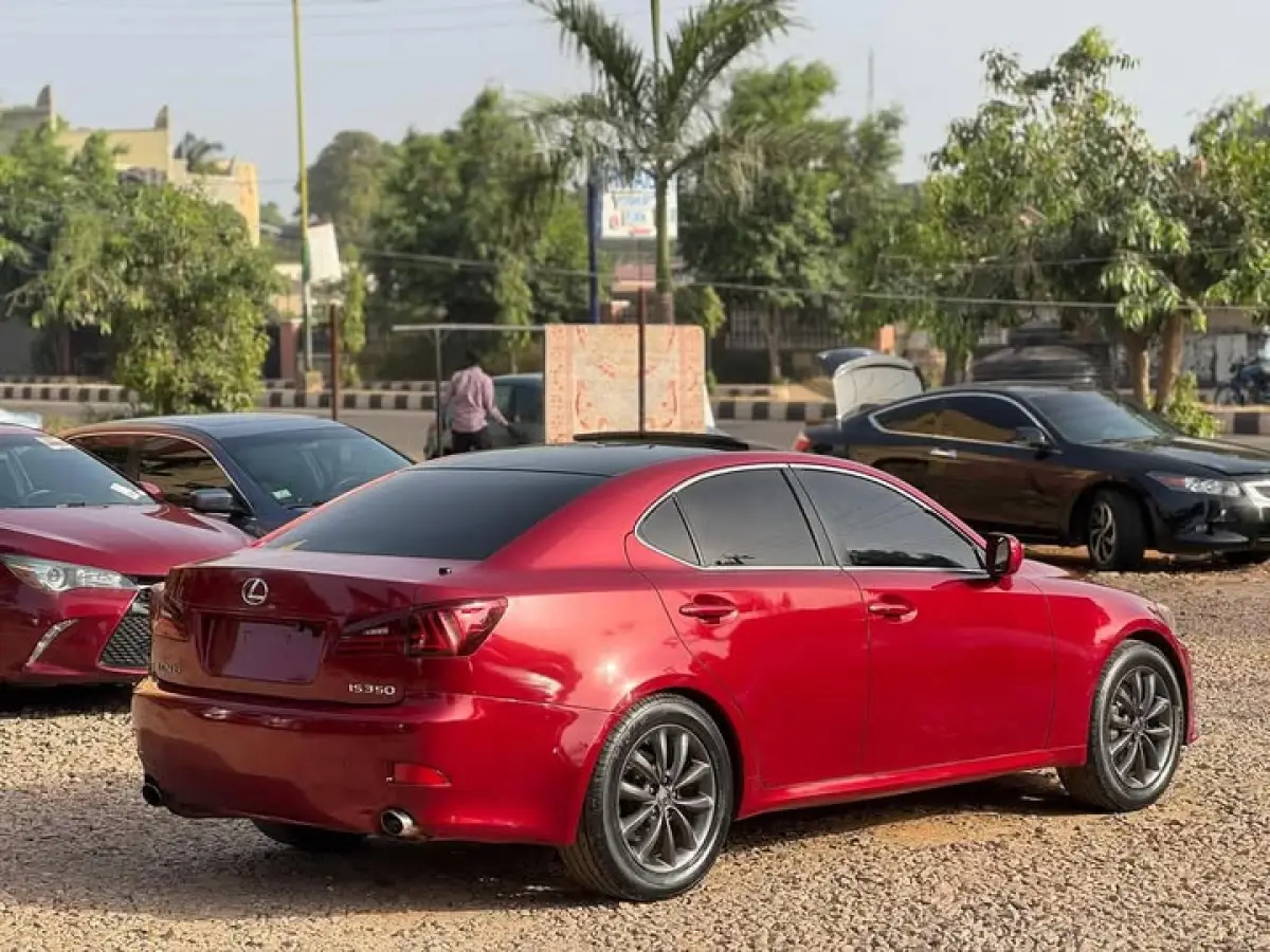 Lexus is250 2012 - Image 10