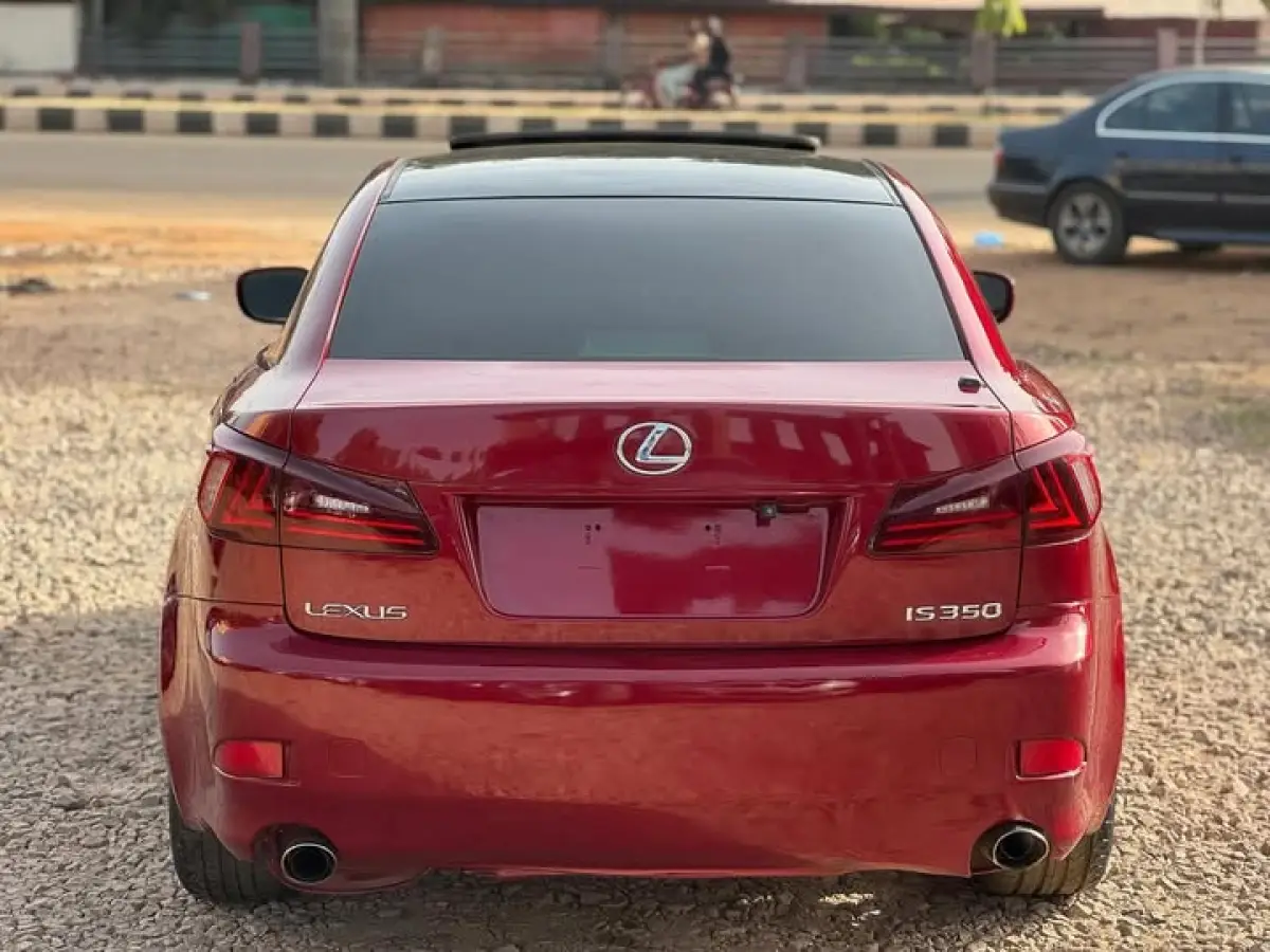 Lexus is250 2012 - Image 11