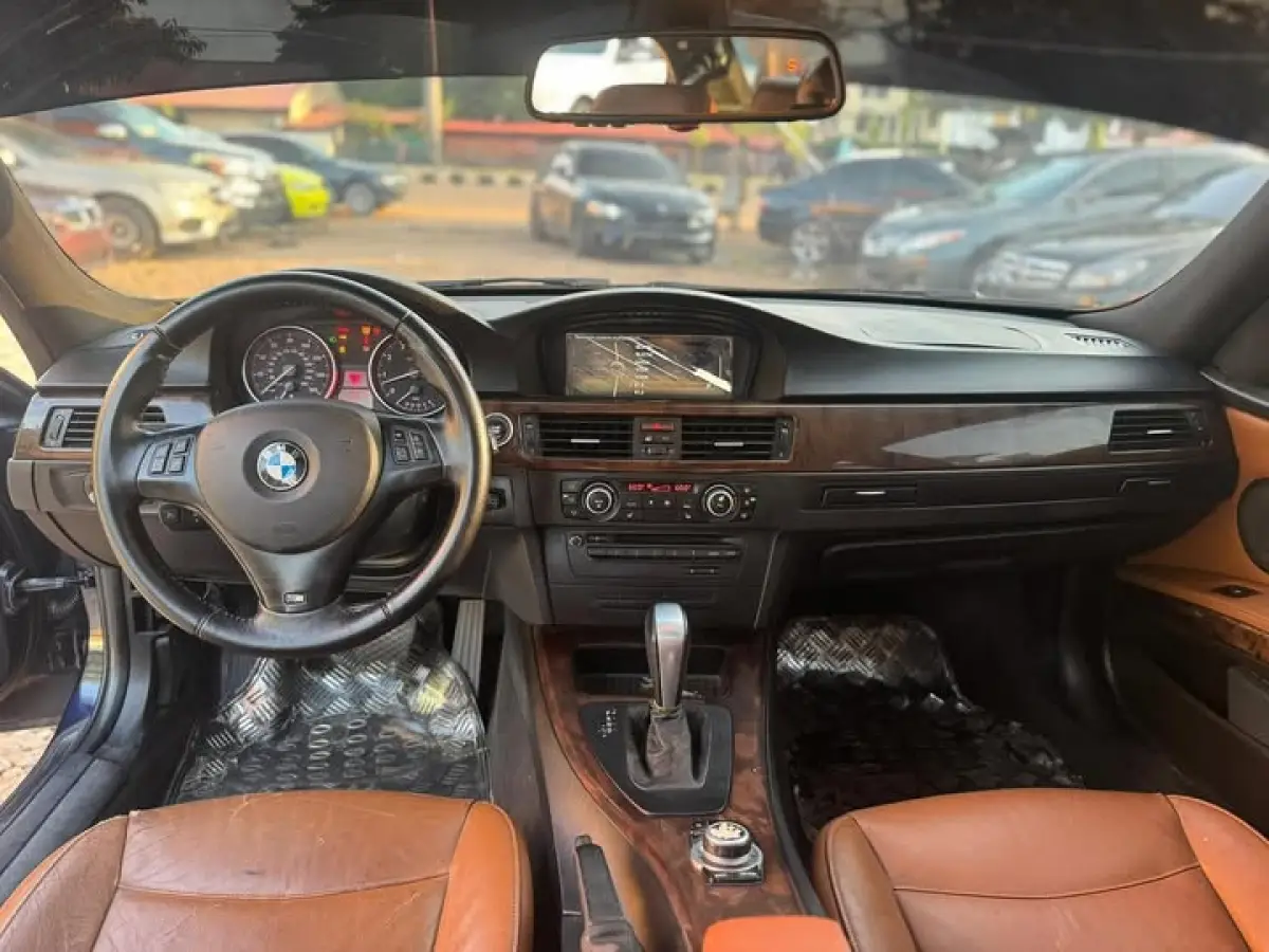 2011 BMW E90 - Image 2