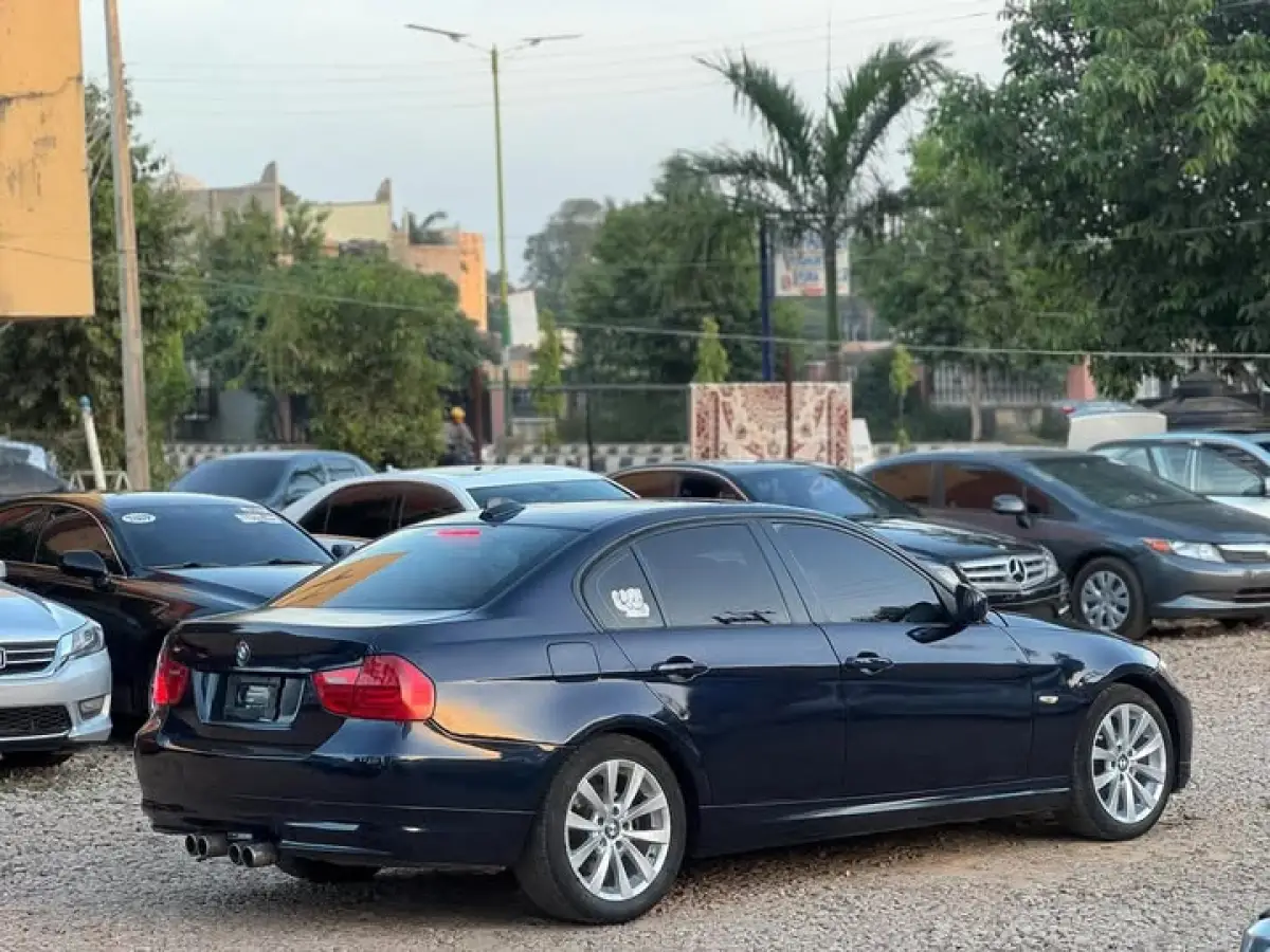 2011 BMW E90 - Image 8