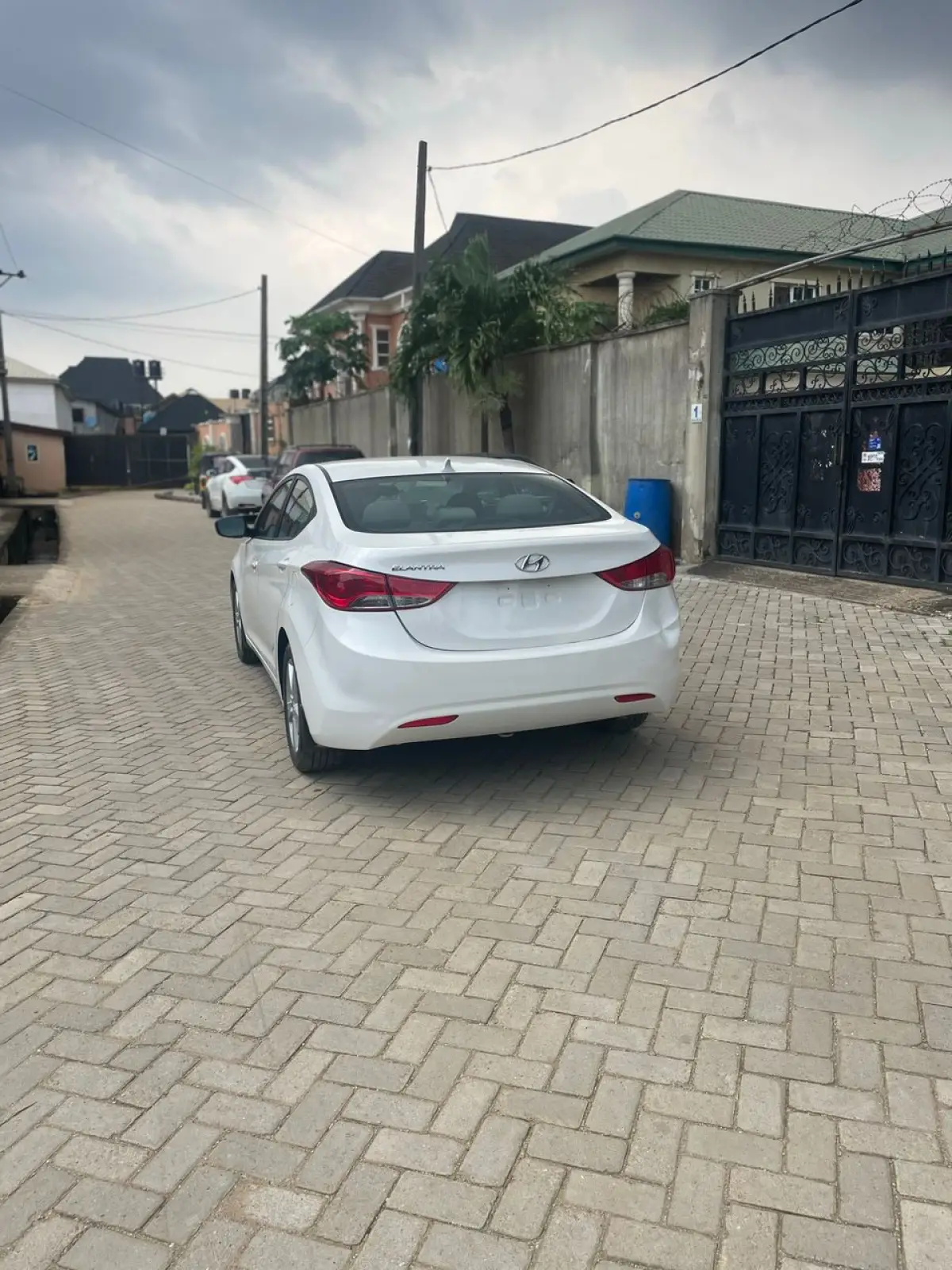 Hyundai elantra gls - Image 8