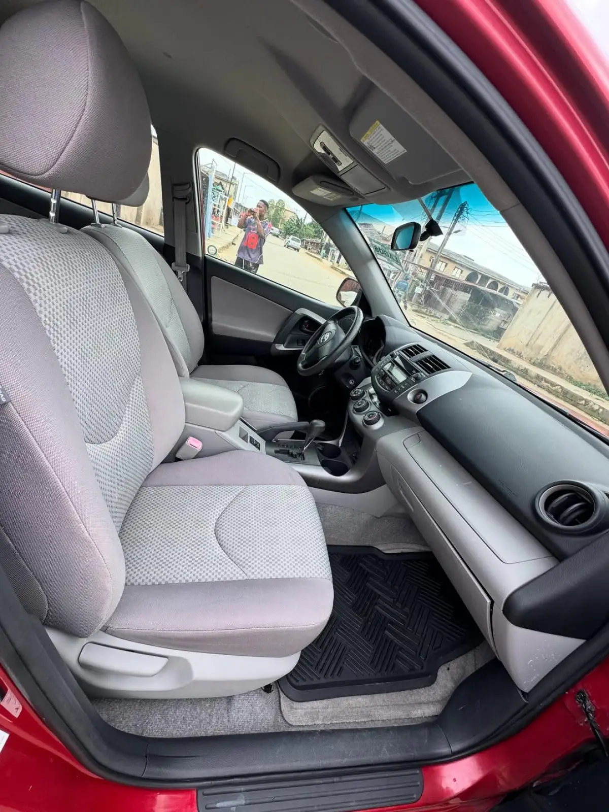 Urgent Sales Toyota RAV4 2009 - Image 5