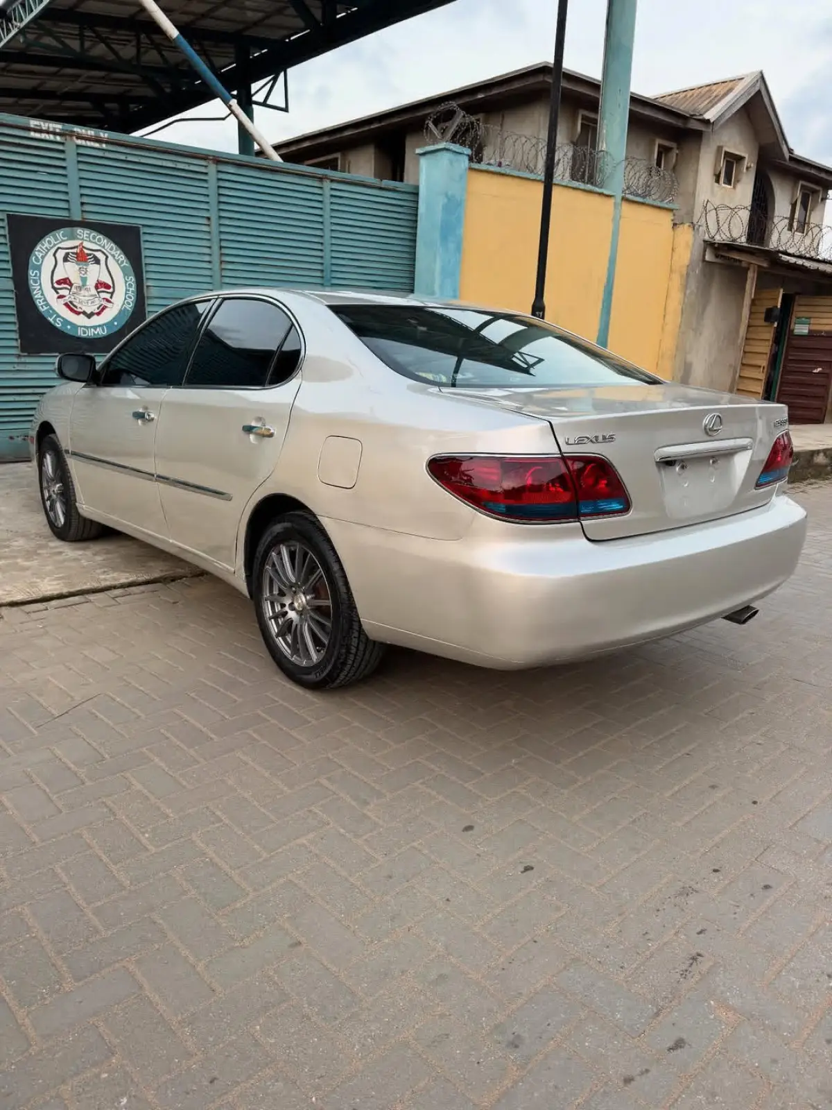 Urgent Sales Lexus ES330 - Image 7