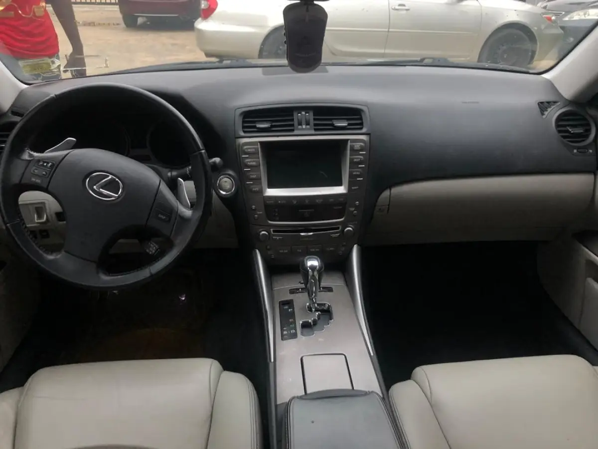 BLACK LEXUS IS 250 - Image 3