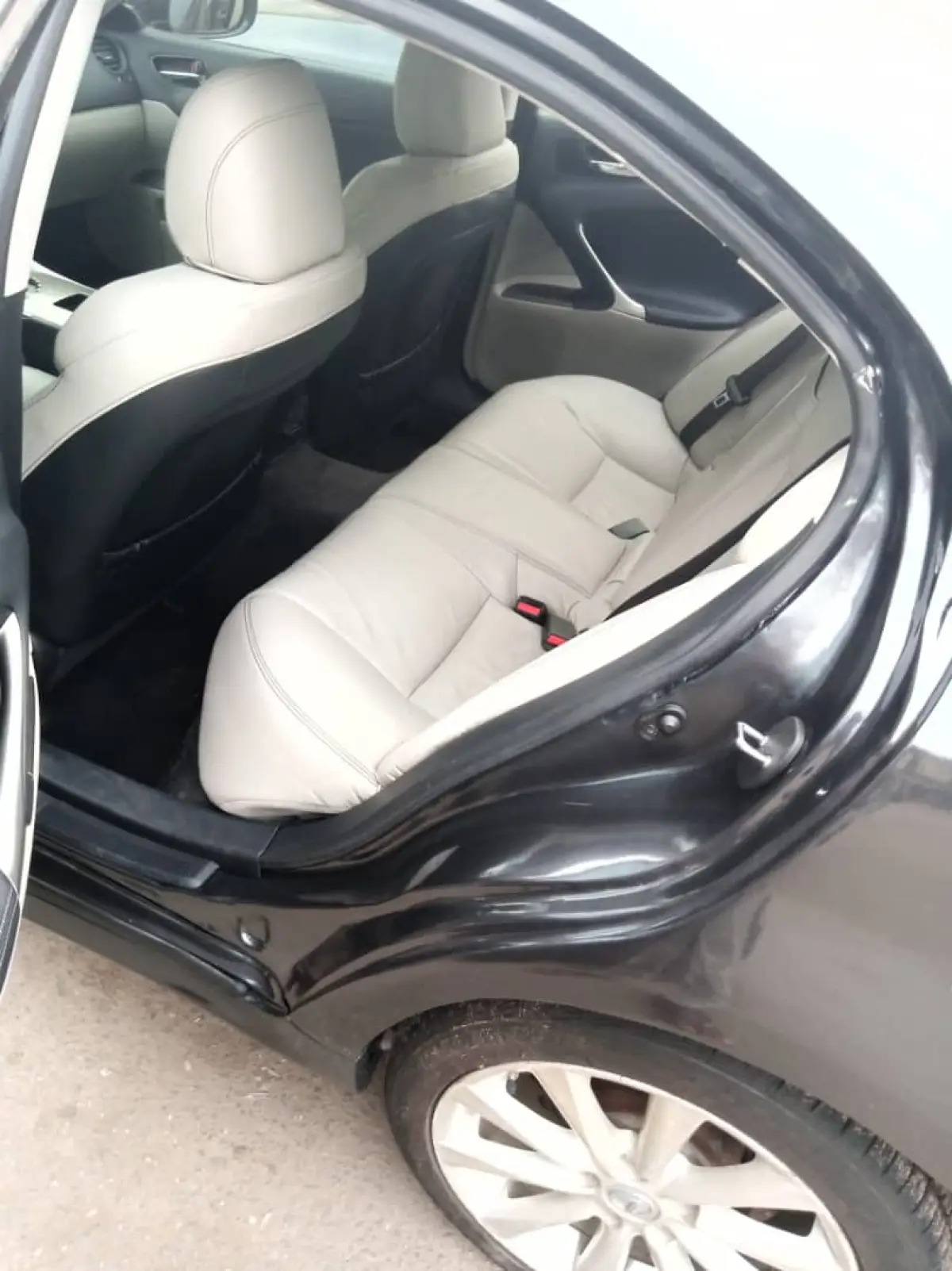 BLACK LEXUS IS 250 - Image 4