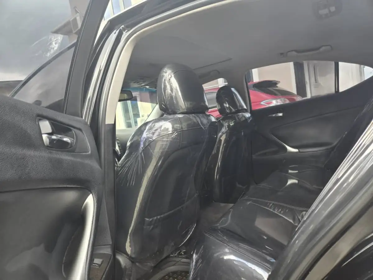 LEXUS IS 250 - Image 3