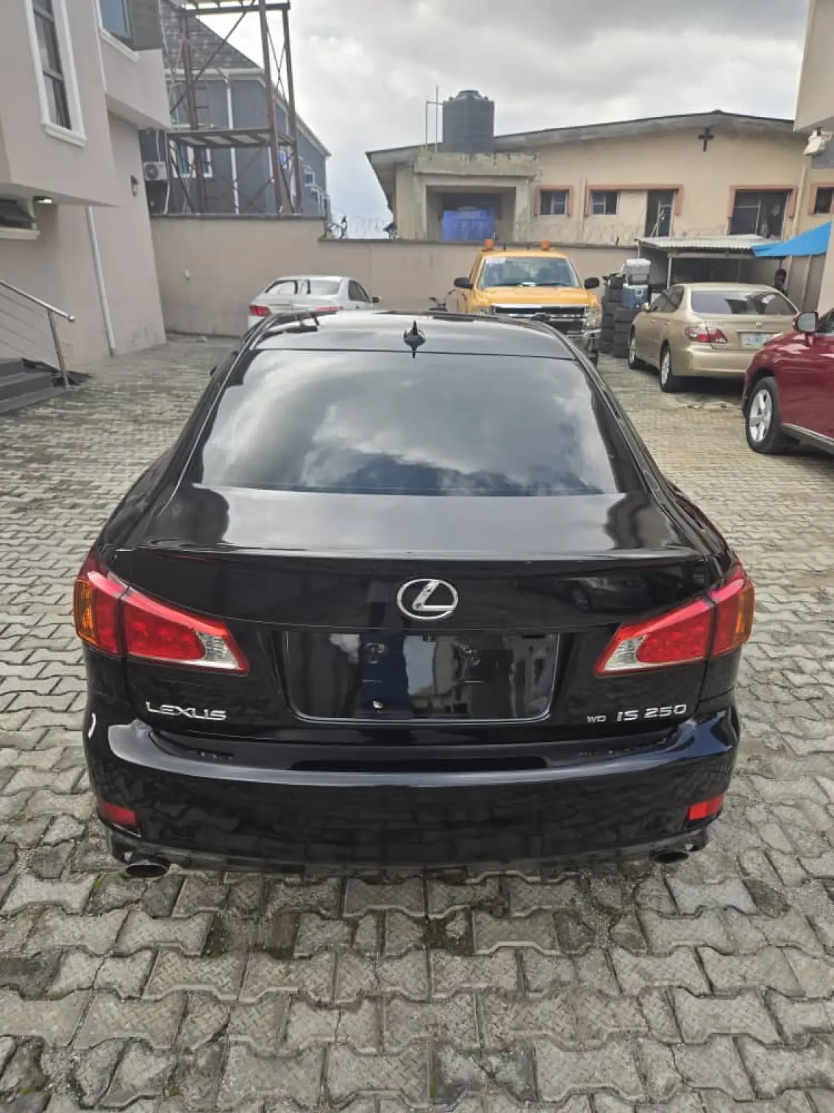 LEXUS IS 250 - Image 4