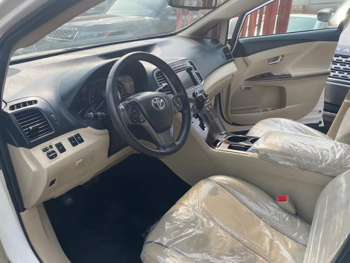 TOYOTA VENZA FOR SALE - Image 3