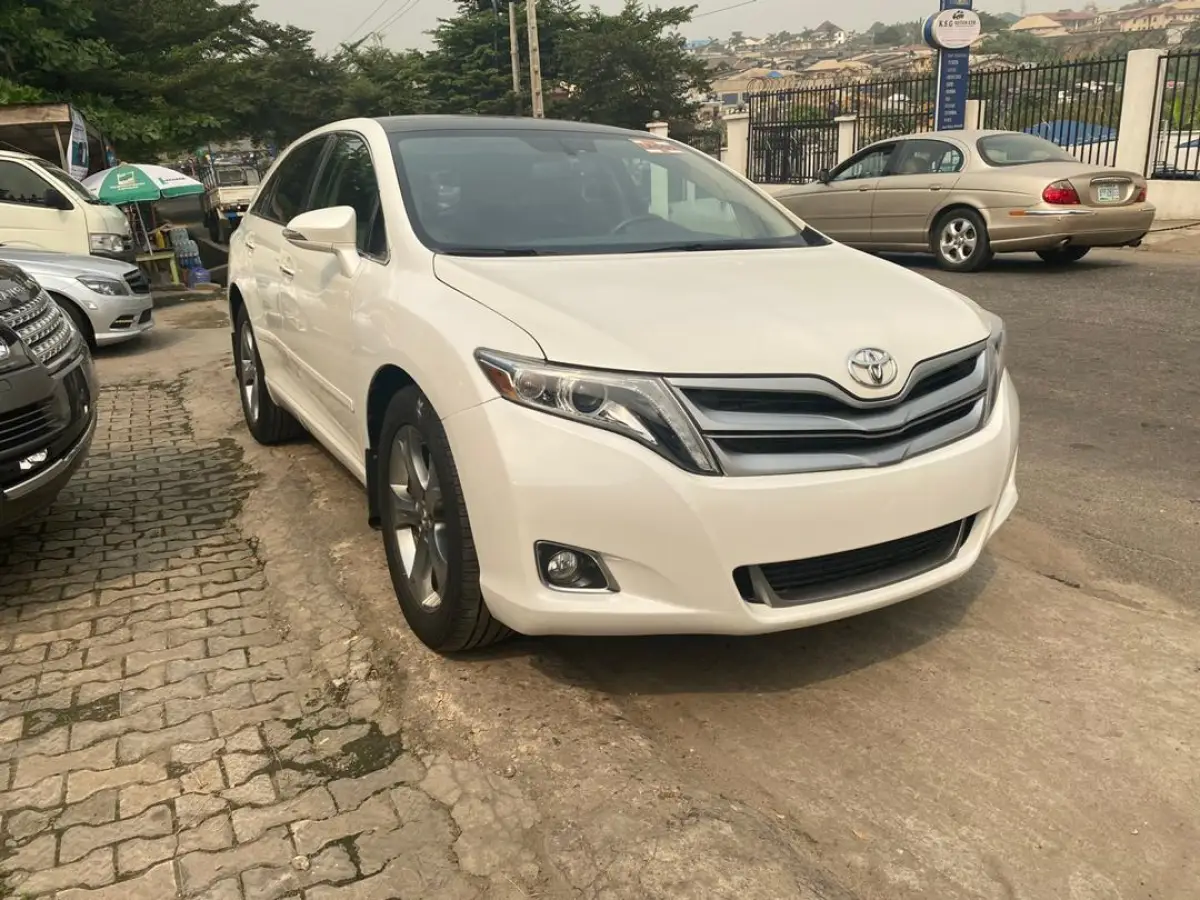 TOYOTA VENZA FOR SALE - Image 1