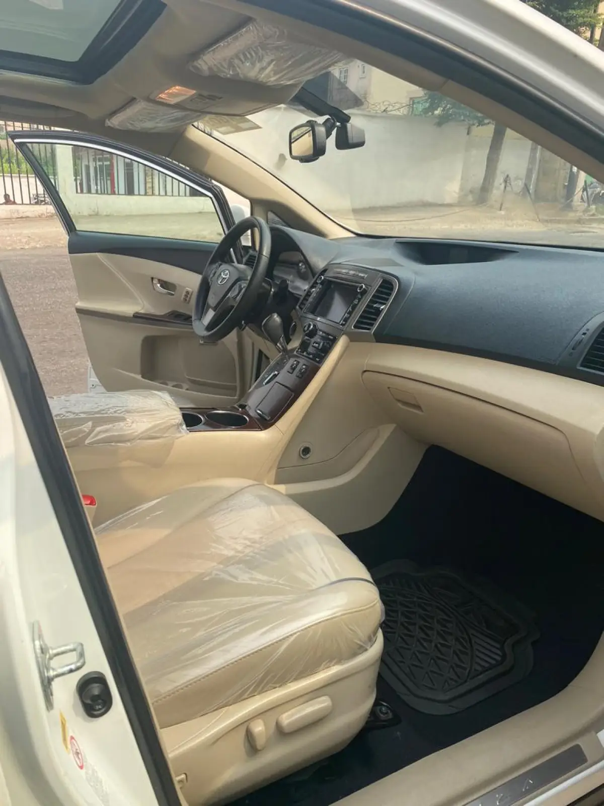 TOYOTA VENZA FOR SALE - Image 5