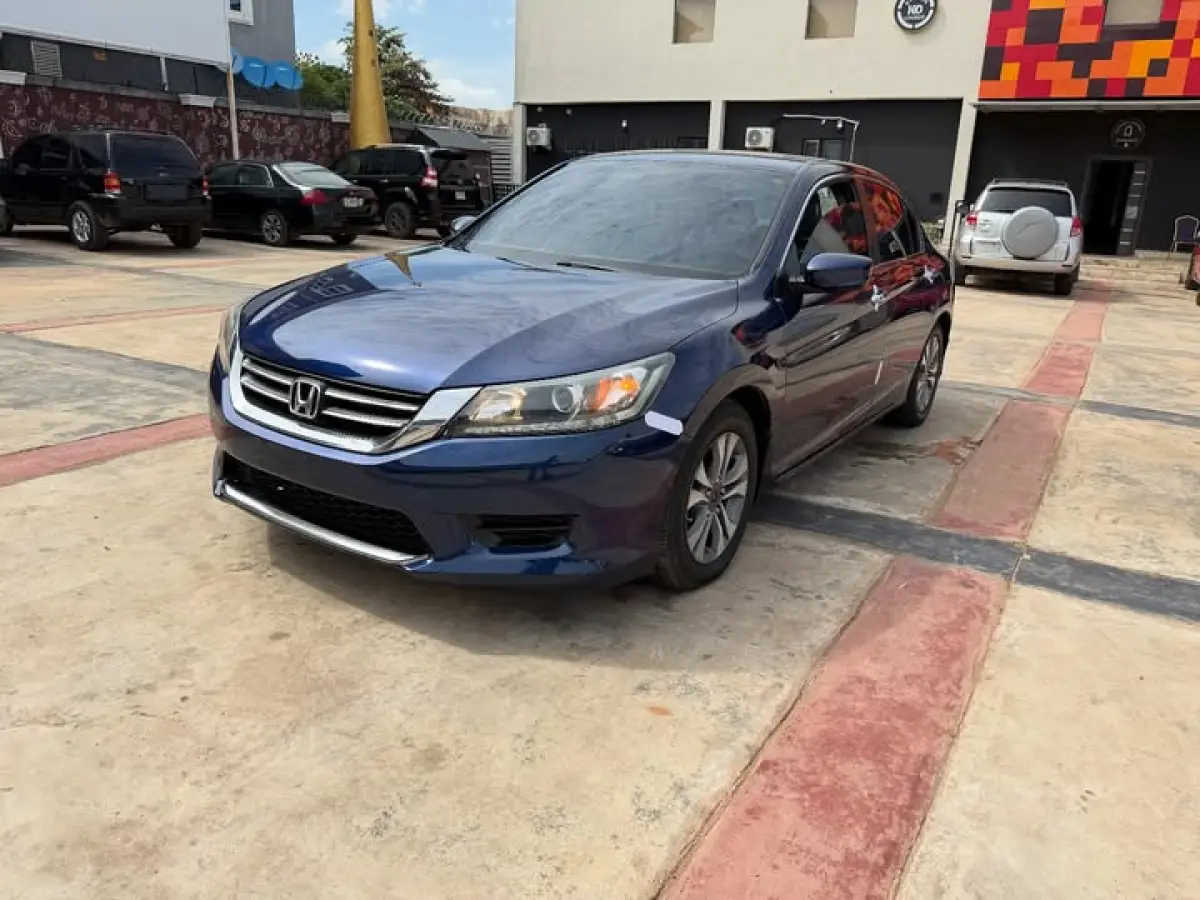 Neatly used Honda Accord 2014 model - Image 2