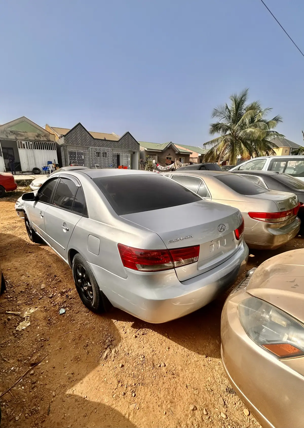 Hyundai Sonata - Image 2