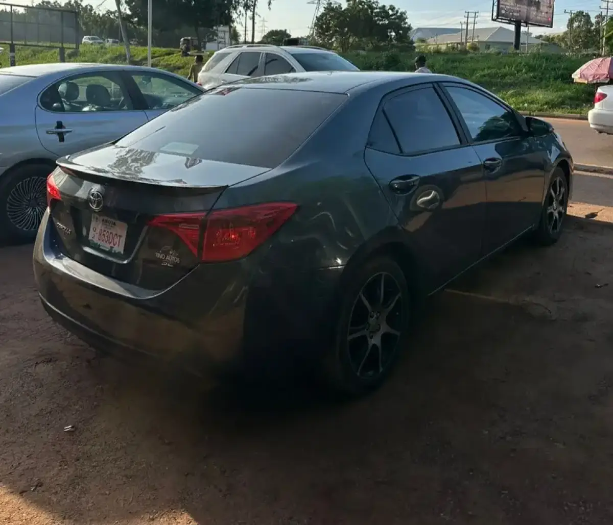 2017 Toyota Corolla - Image 4