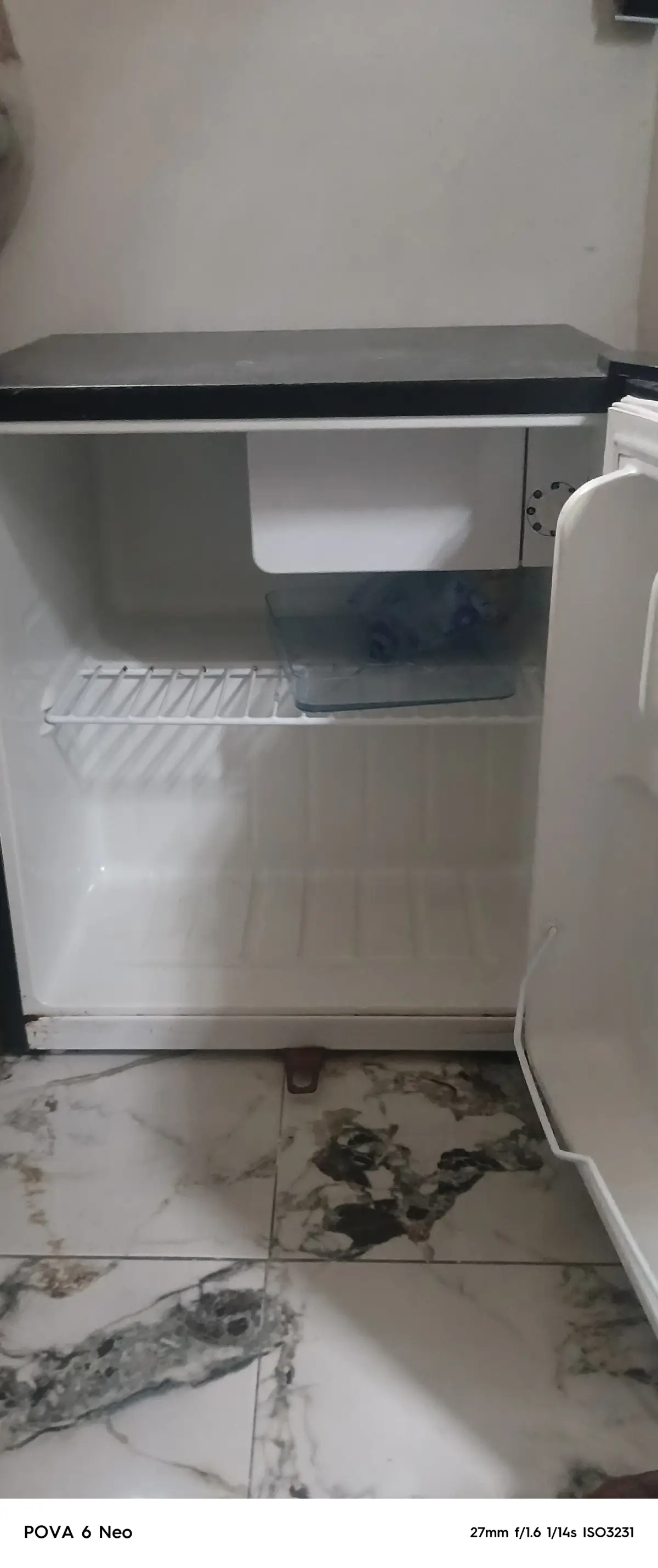 Refrigerator - Image 4