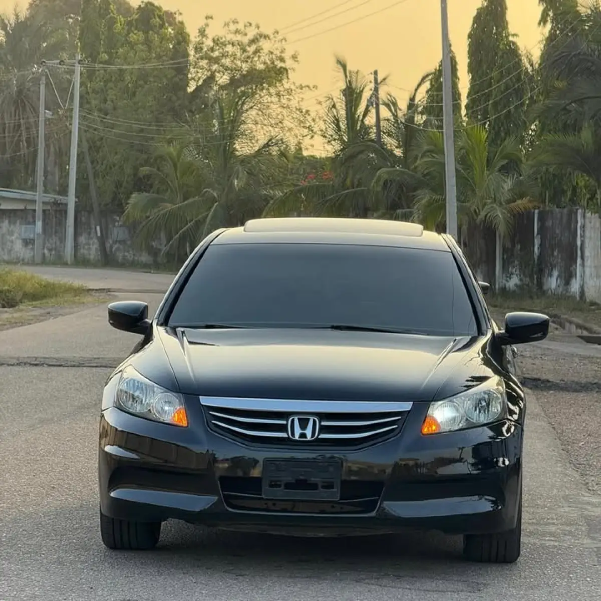 2011 Honda accord - Image 1