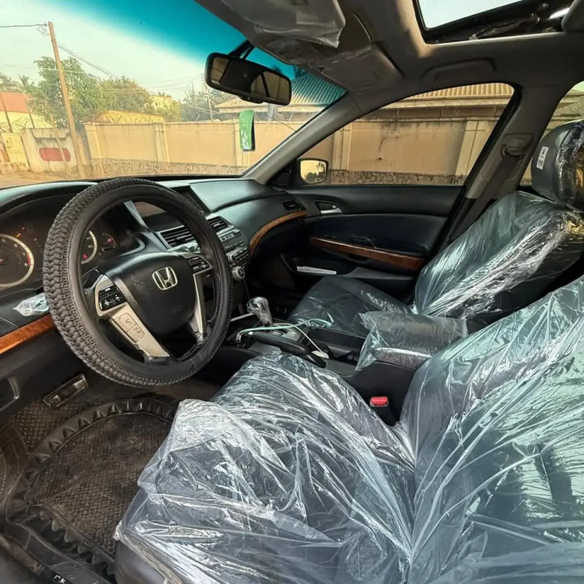 2011 Honda accord - Image 4