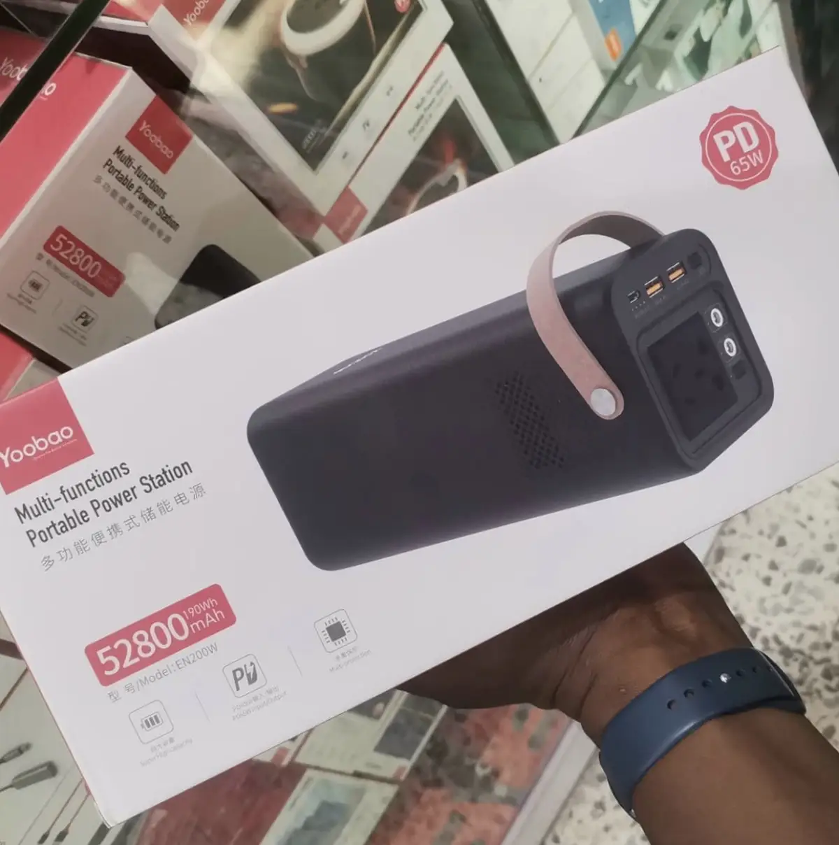 Yoobao EN200W 52800mah Power Bank PD6 - Image 1