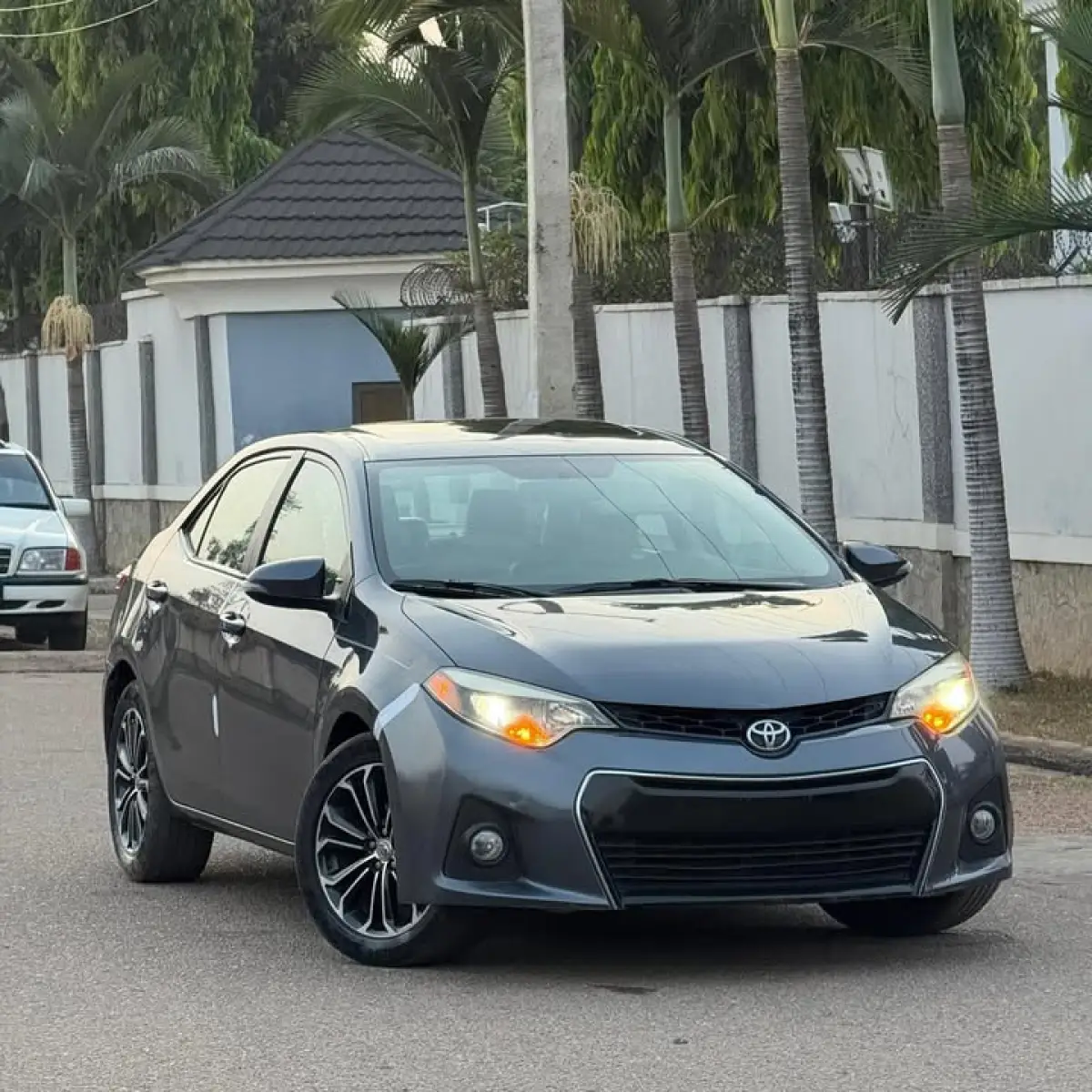 2014 TOYOTA COROLLA S - Image 3